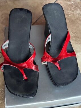 Charles David | Red Black Wedge Sandals Mules Flip Flops Shoes Women’s